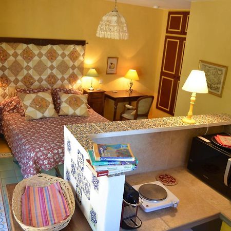 Le Mas Perreal Saint-Saturnin-lès-Apt Pokój zdjęcie